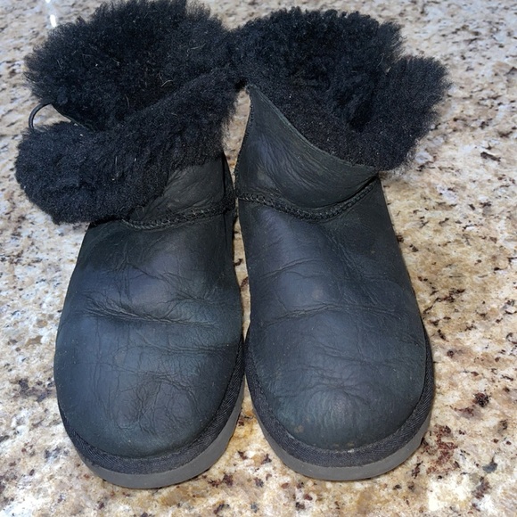 UGG Mini Bailey Button - Picture 6 of 8